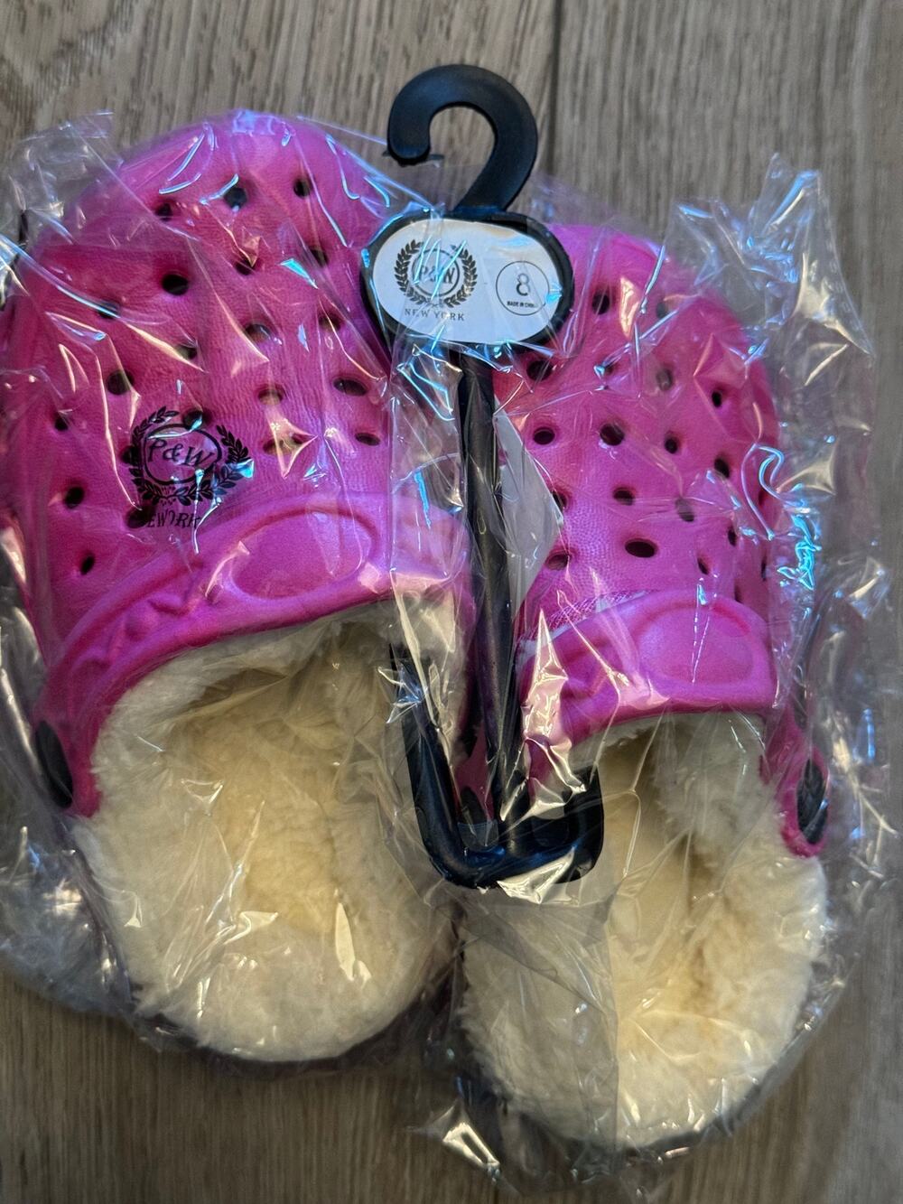 P&W Size 8 kids, Fuzzy clogs (Pink) NWT
